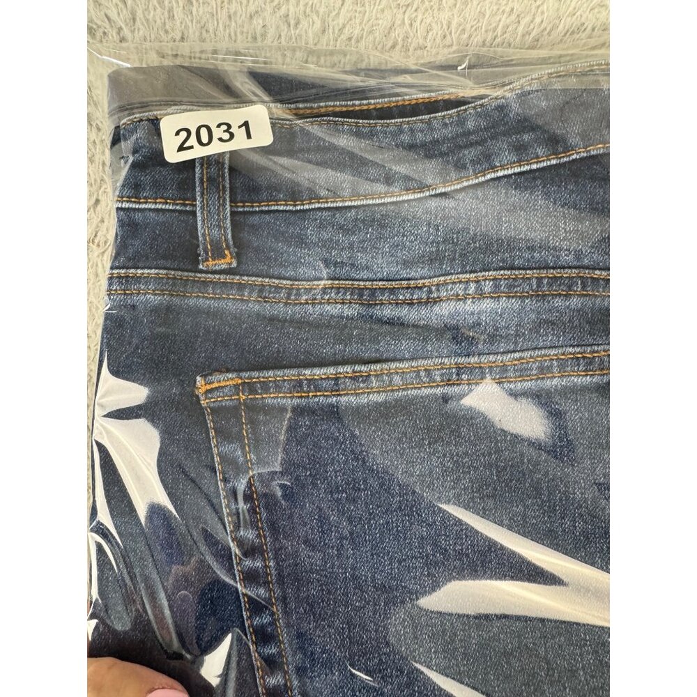 Forever 21 Slim Mens Denim Jeans Size 33 lighter W/Lighter Upper Backside - Picture 13 of 13